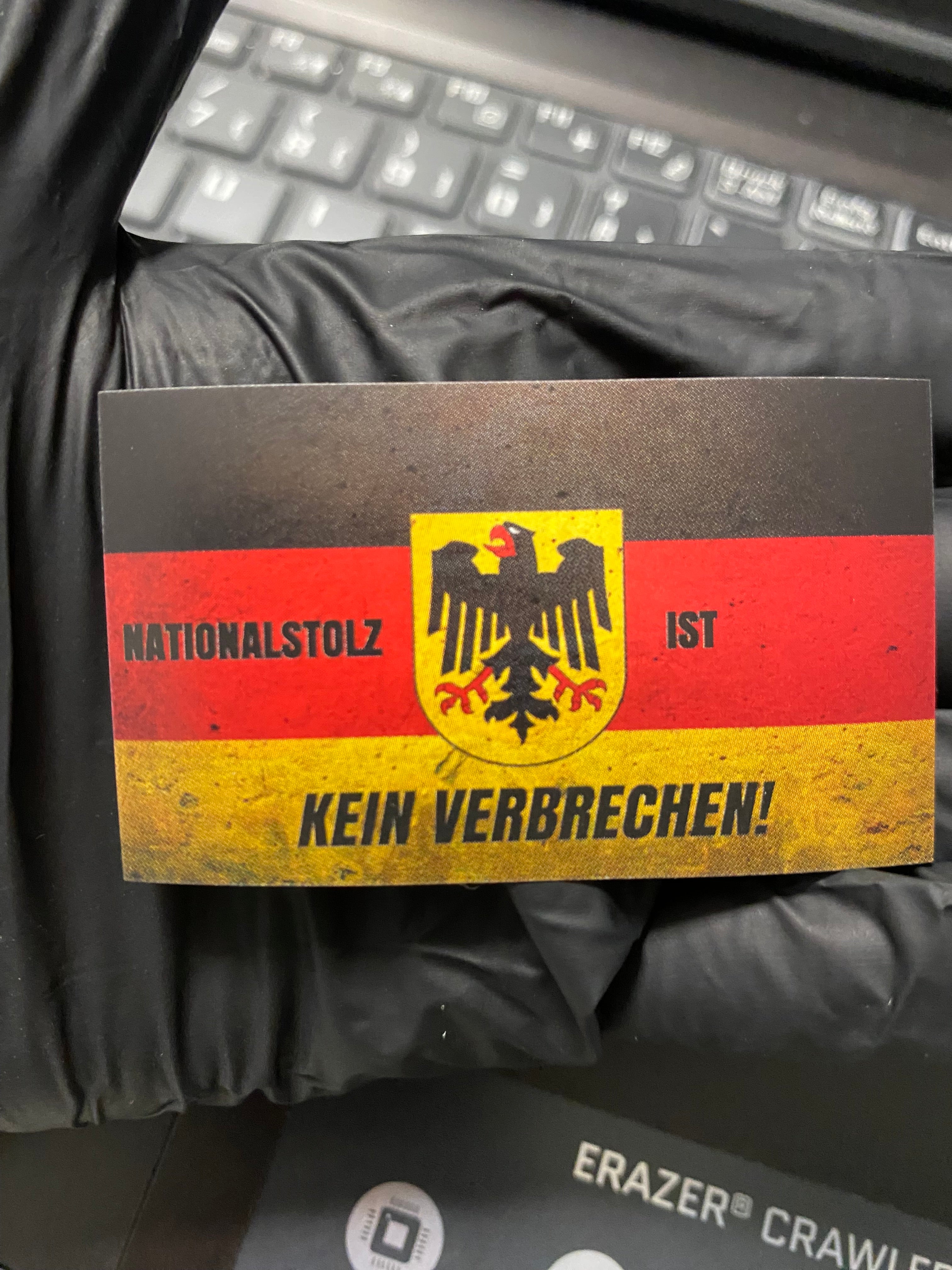„Nationalstolz ist kein Verbrechen“ Sticker 5cm